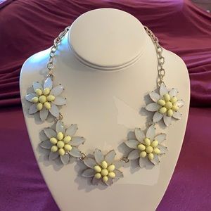Beaded fashion necklace